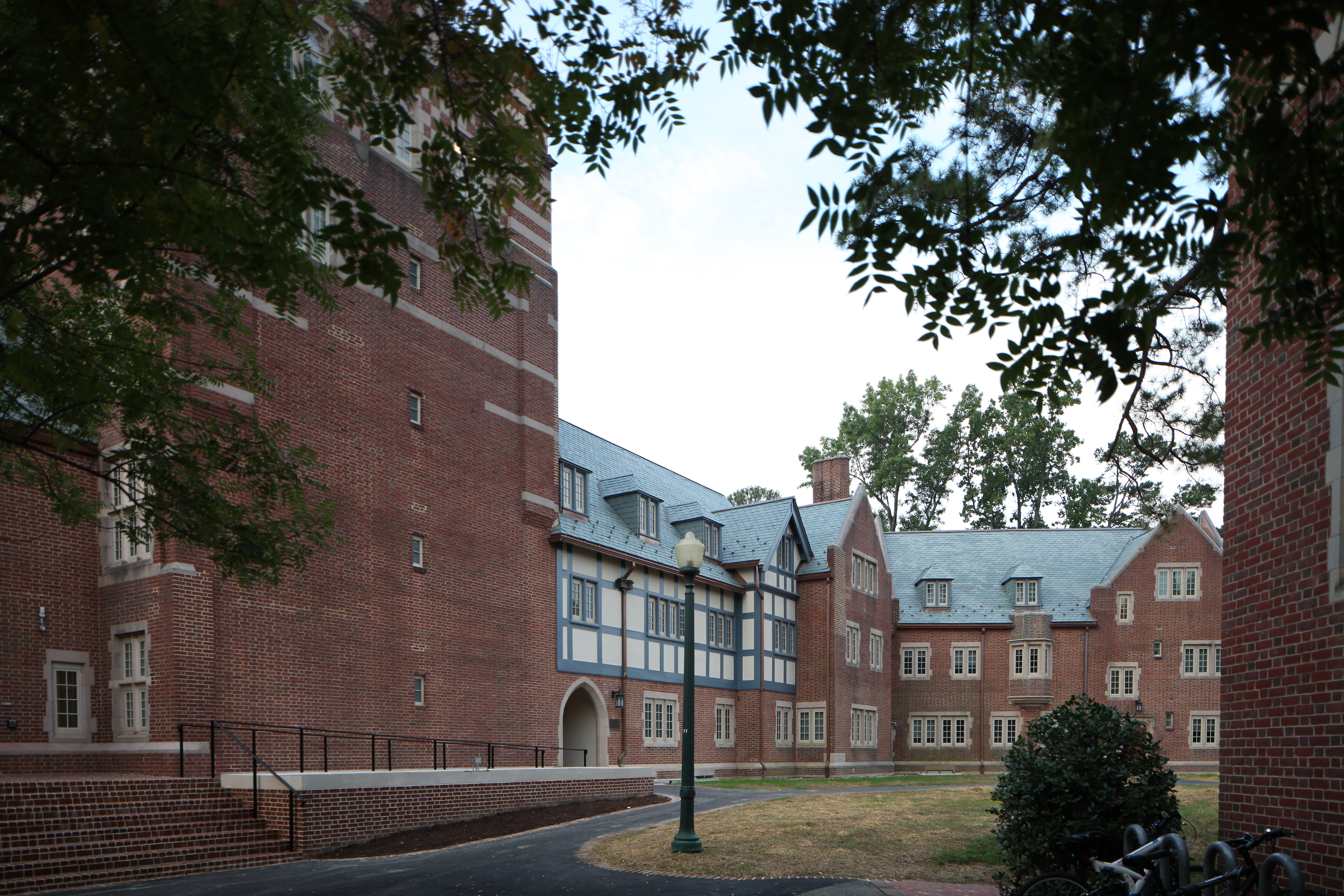 Thomas Hall @ University of Richmond nominated for Viridiants “Top Sustainable Commercial Project” – 2019